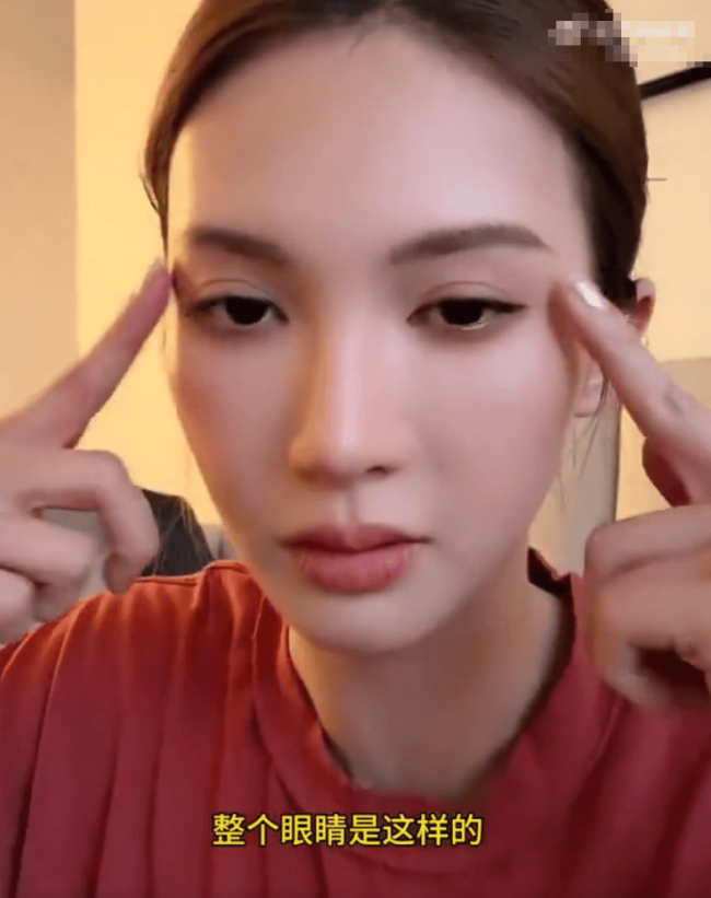 金晨回答被质疑“医好意思过度”争议:再不己乱化妆了